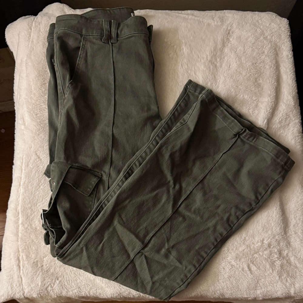 SO Khaki Green Chinos